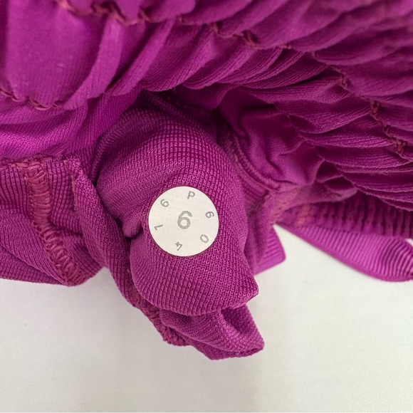 Lululemon Women’s 6 Pink Hotty Hot Running Lined Shorts 2.5” Lightweight Swift - Picture 5 of 8